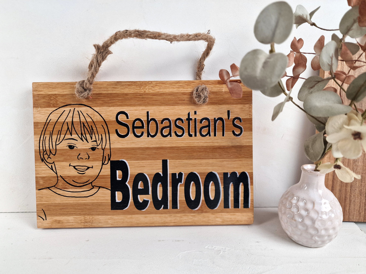 Handgeschilderd gepersonaliseerd bord met line art