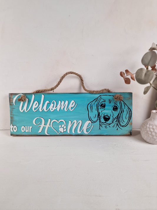 Personalized Wooden Welcome Sign with Pet Portrait. Gepersonaliseerd houten welkomstbord met huisdier. Handmade