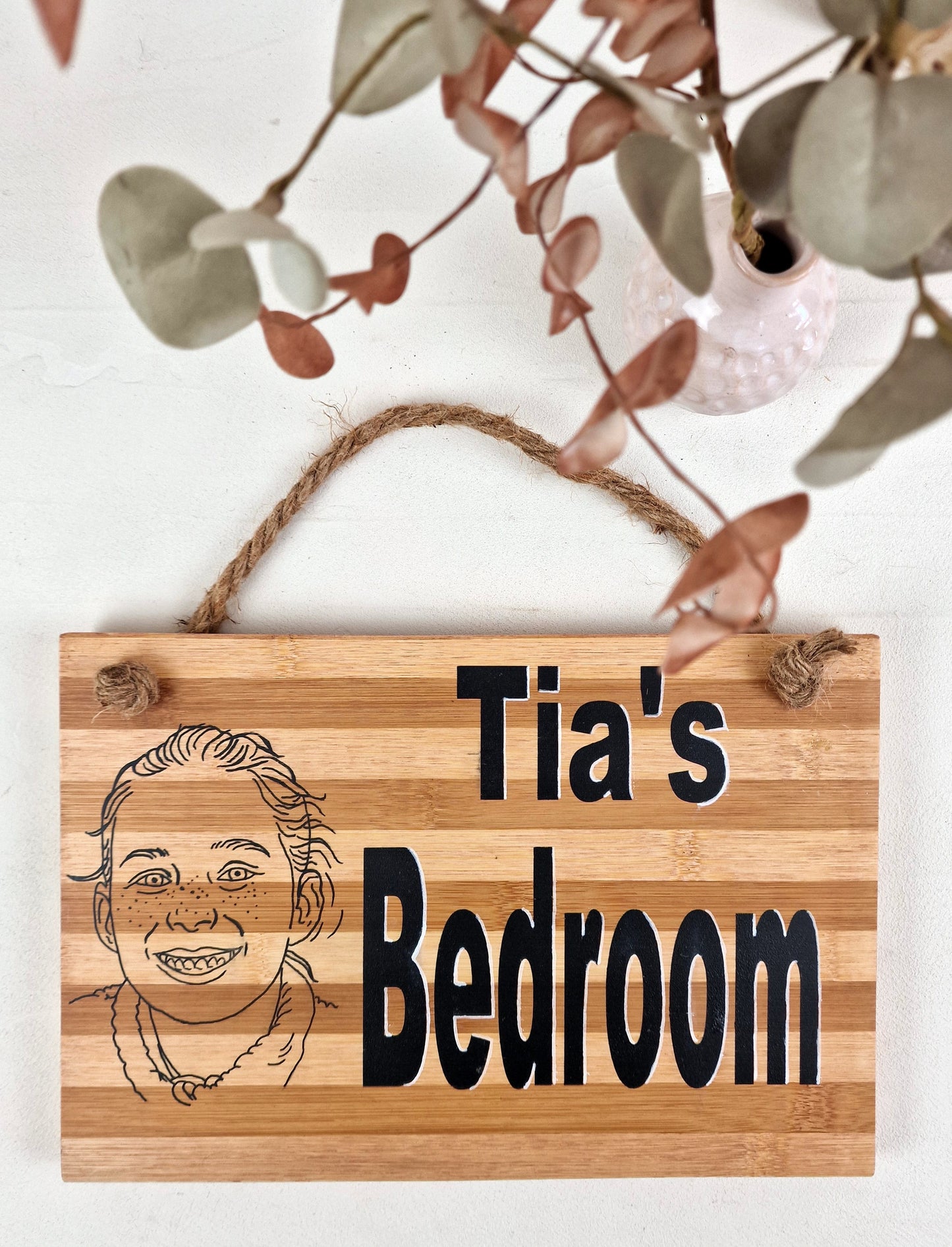 Handgeschilderd gepersonaliseerd bord met line art